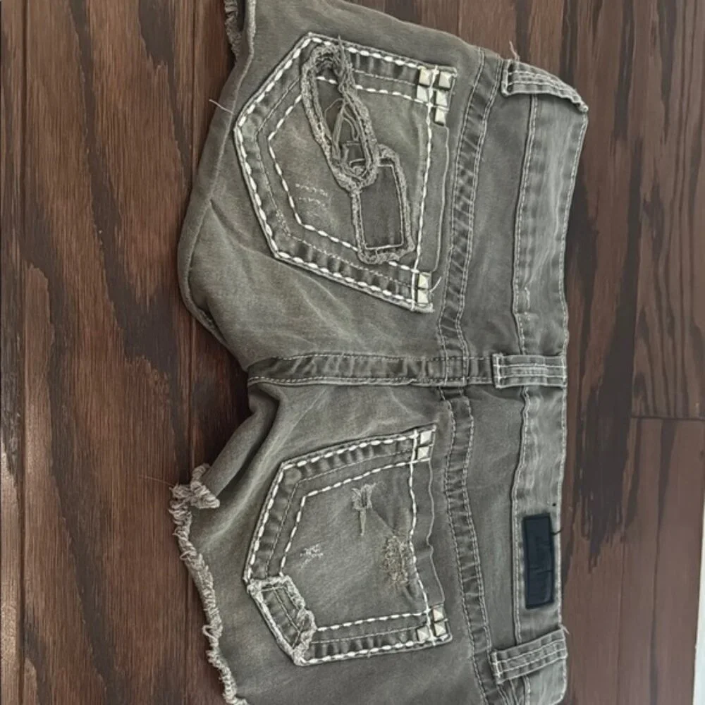 Daytrip Charcoal Denim shorts woman’s size 26